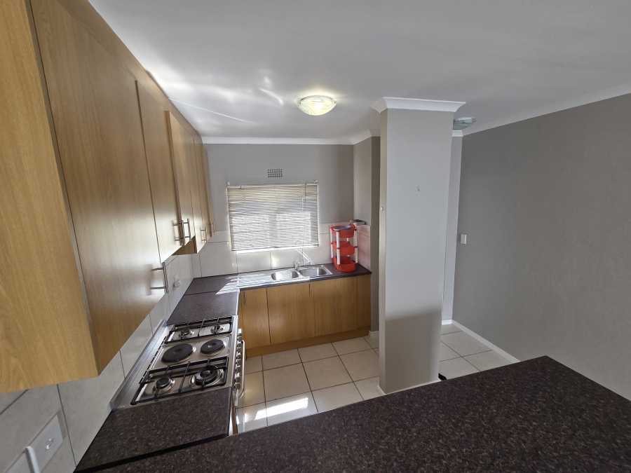 To Let 2 Bedroom Property for Rent in Olifantskop Western Cape